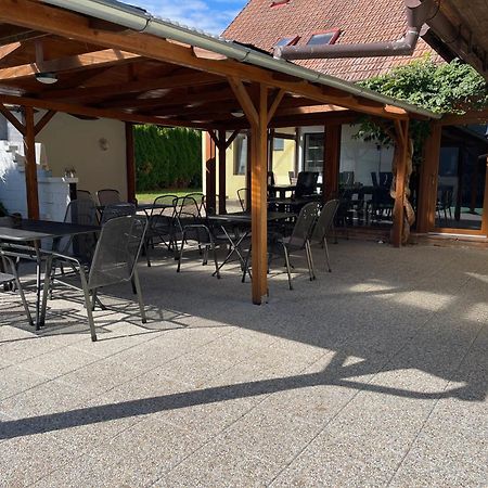 Penzion Trojna Lednice-Vhodne Na Svatby,Rodinne Akce,Teambuilding ภายนอก รูปภาพ